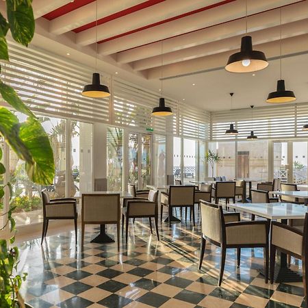 Radisson Blu Resort & Thalasso Al-Hammamat Bagian luar foto The restaurant