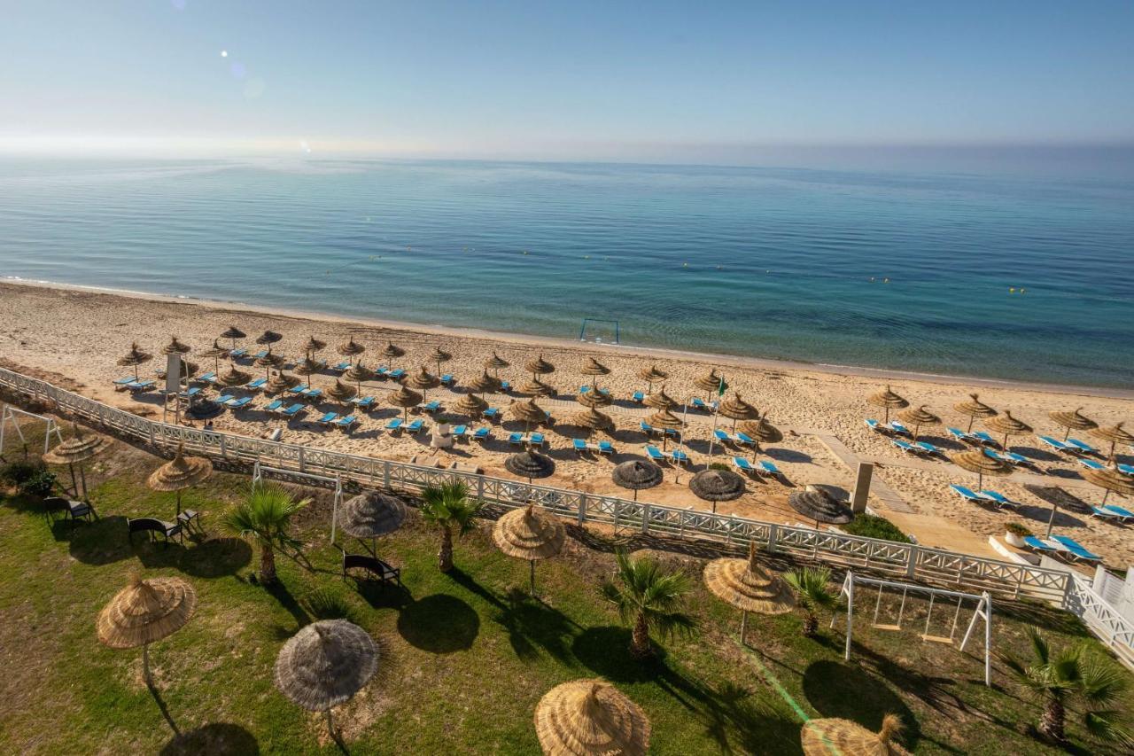 Radisson Blu Resort & Thalasso Al-Hammamat Bagian luar foto The beach of the resort