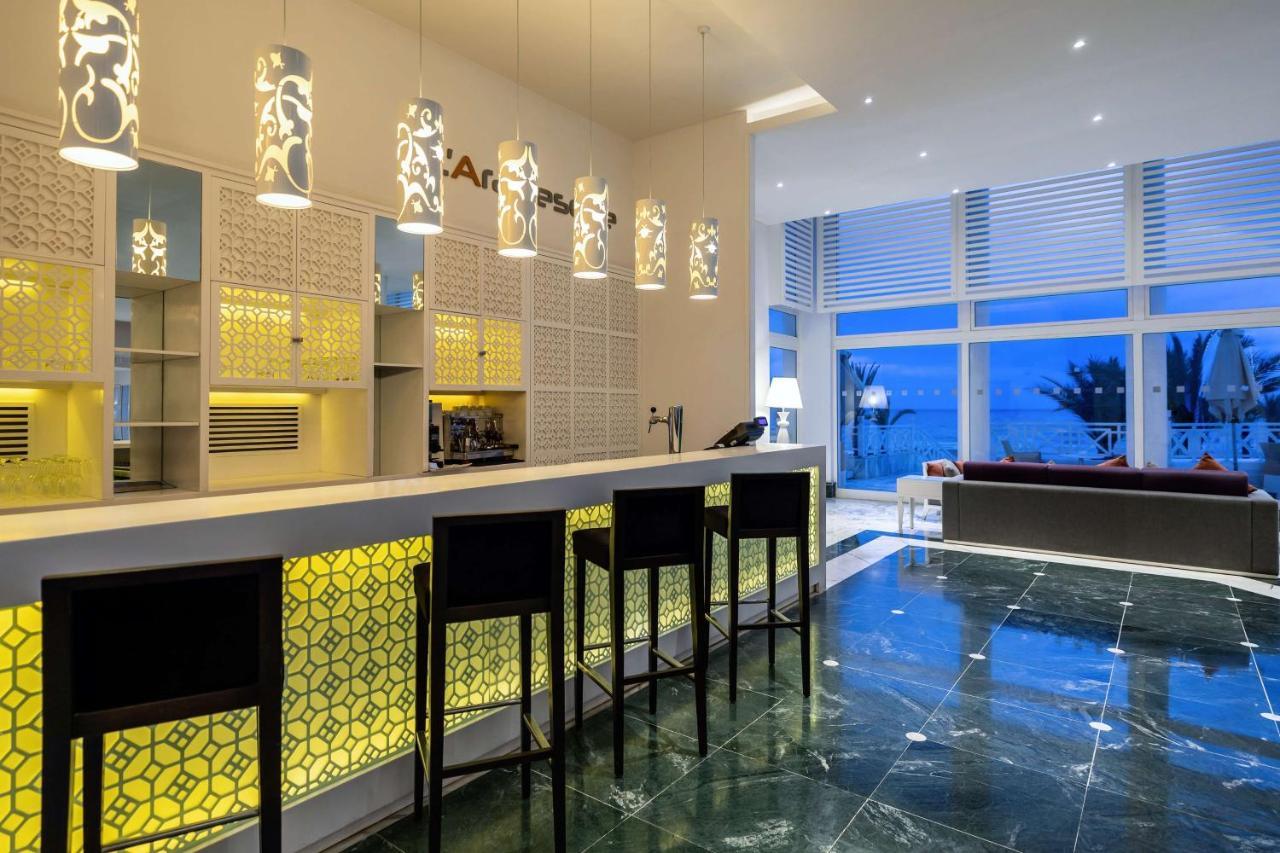 Radisson Blu Resort & Thalasso Al-Hammamat Bagian luar foto The bar at the 101 Sky Lounge