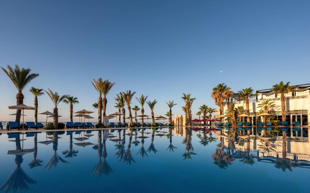 Radisson Blu Resort & Thalasso Al-Hammamat Bagian luar foto The resort's main pool