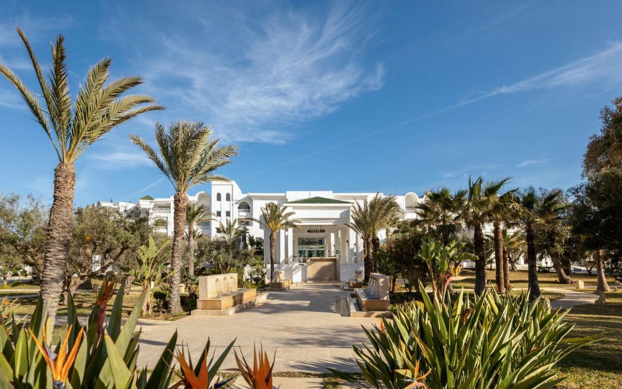 Radisson Blu Resort & Thalasso Al-Hammamat Bagian luar foto The main entrance of the hotel