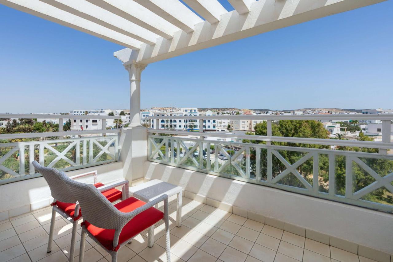 Radisson Blu Resort & Thalasso Al-Hammamat Bagian luar foto A balcony