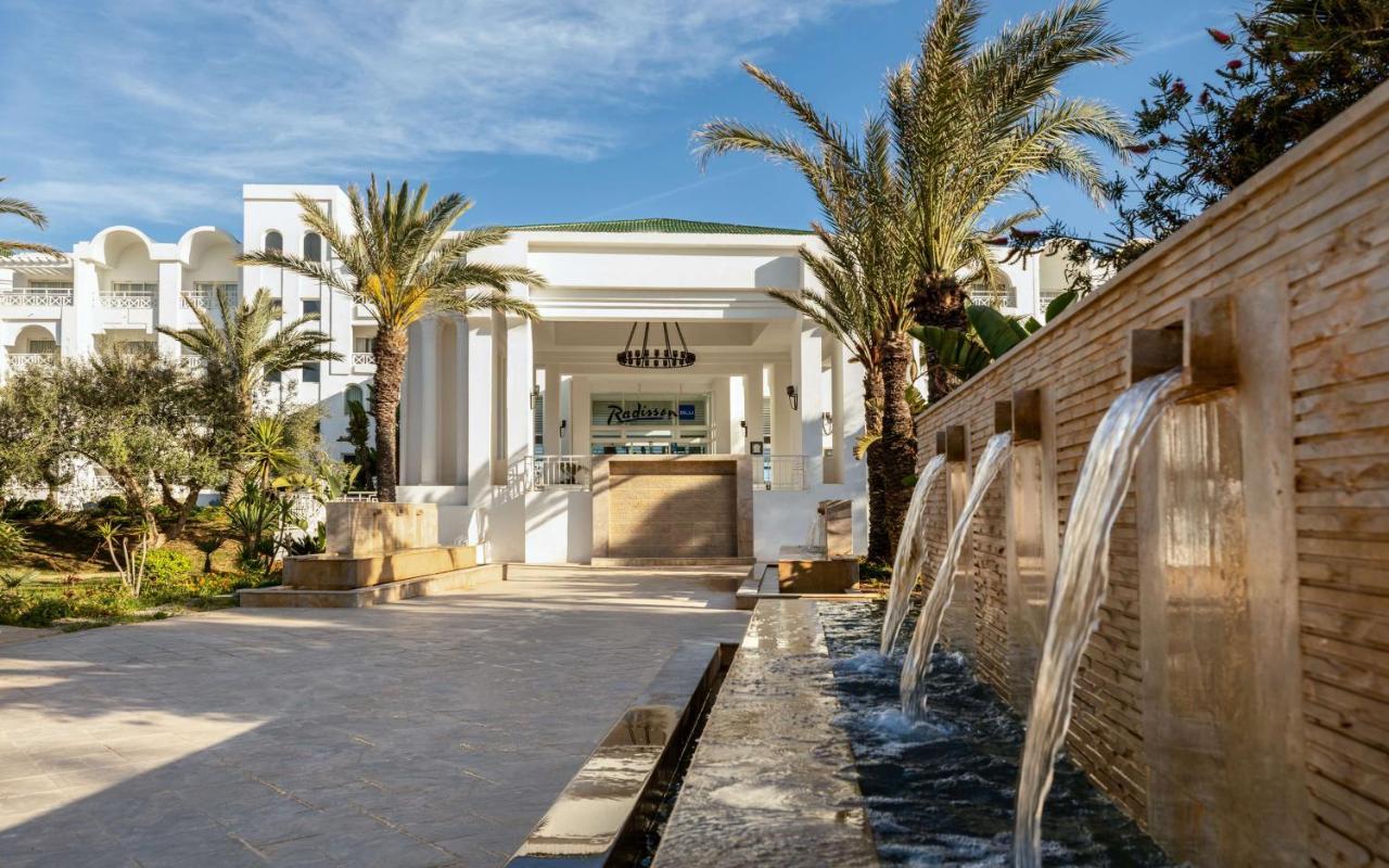 Radisson Blu Resort & Thalasso Al-Hammamat Bagian luar foto The resort's entrance
