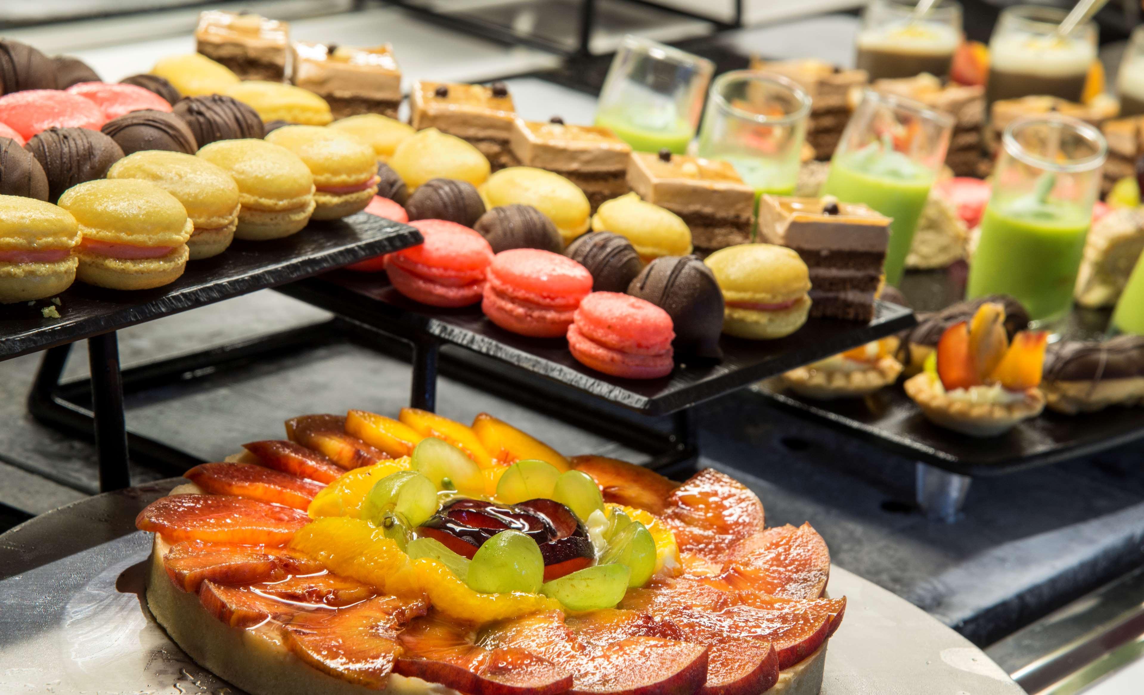 Radisson Blu Resort & Thalasso Al-Hammamat Bagian luar foto French pastries