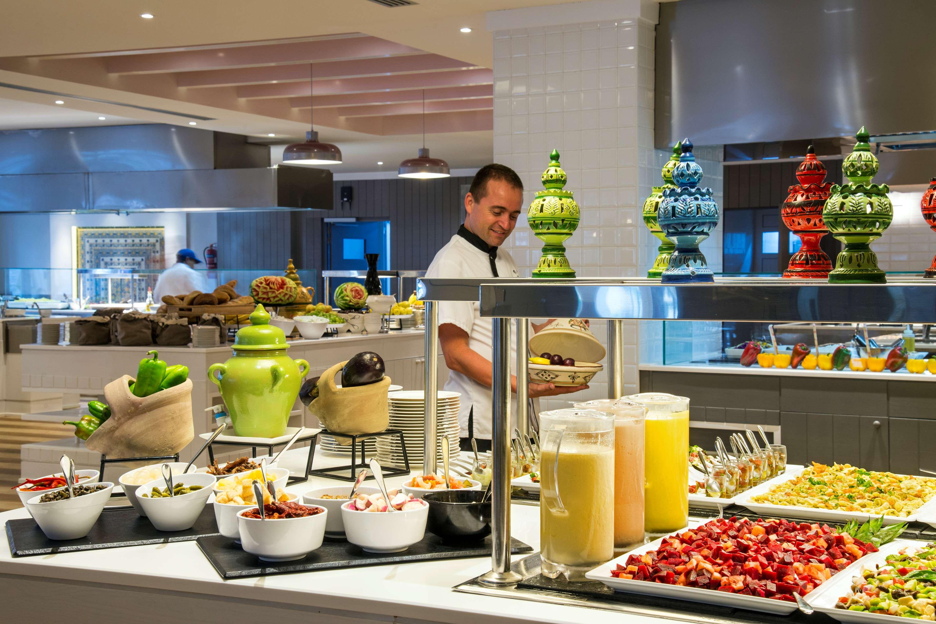 Radisson Blu Resort & Thalasso Al-Hammamat Bagian luar foto A buffet at a hotel