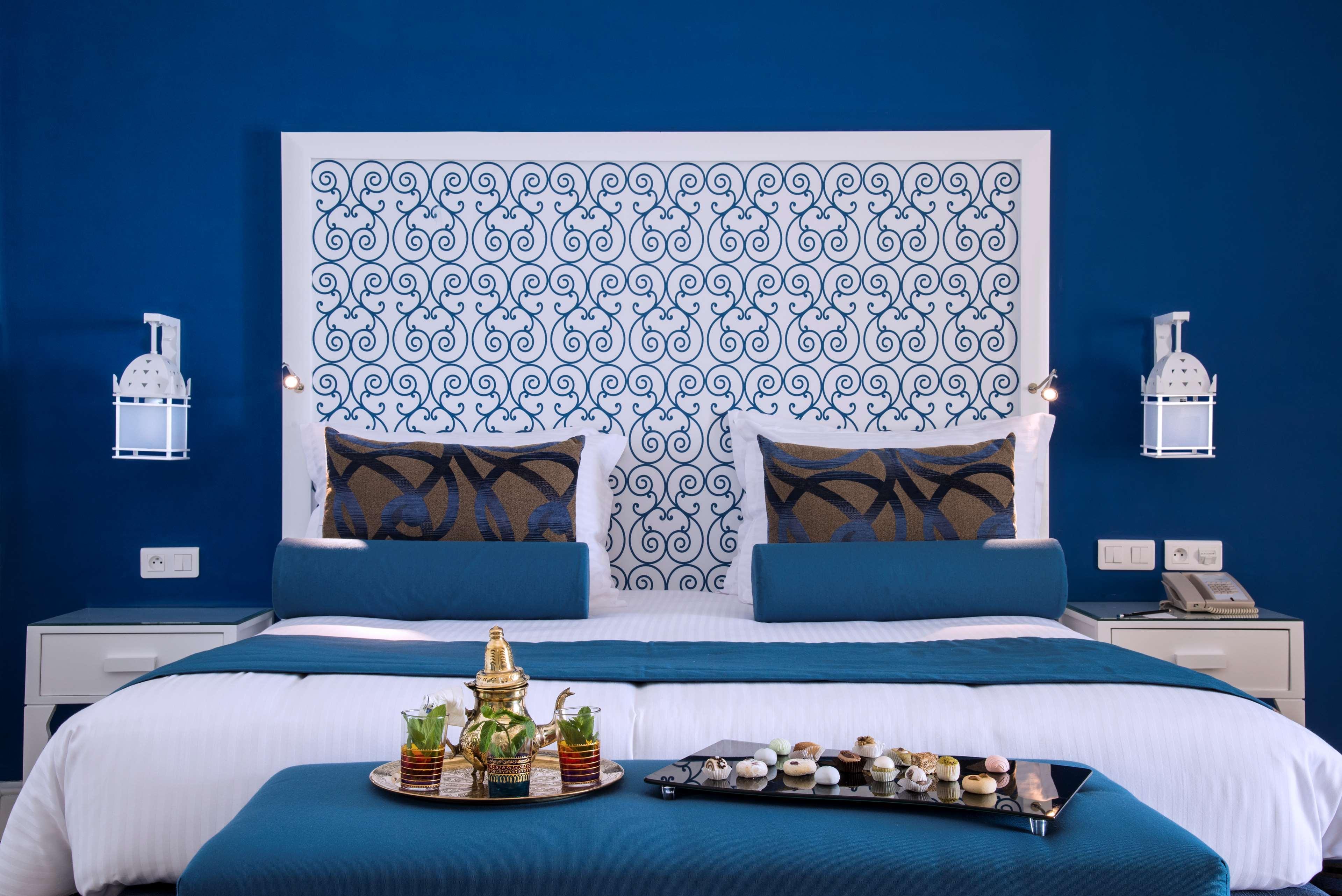 Radisson Blu Resort & Thalasso Al-Hammamat Bagian luar foto A bedroom at the hotel