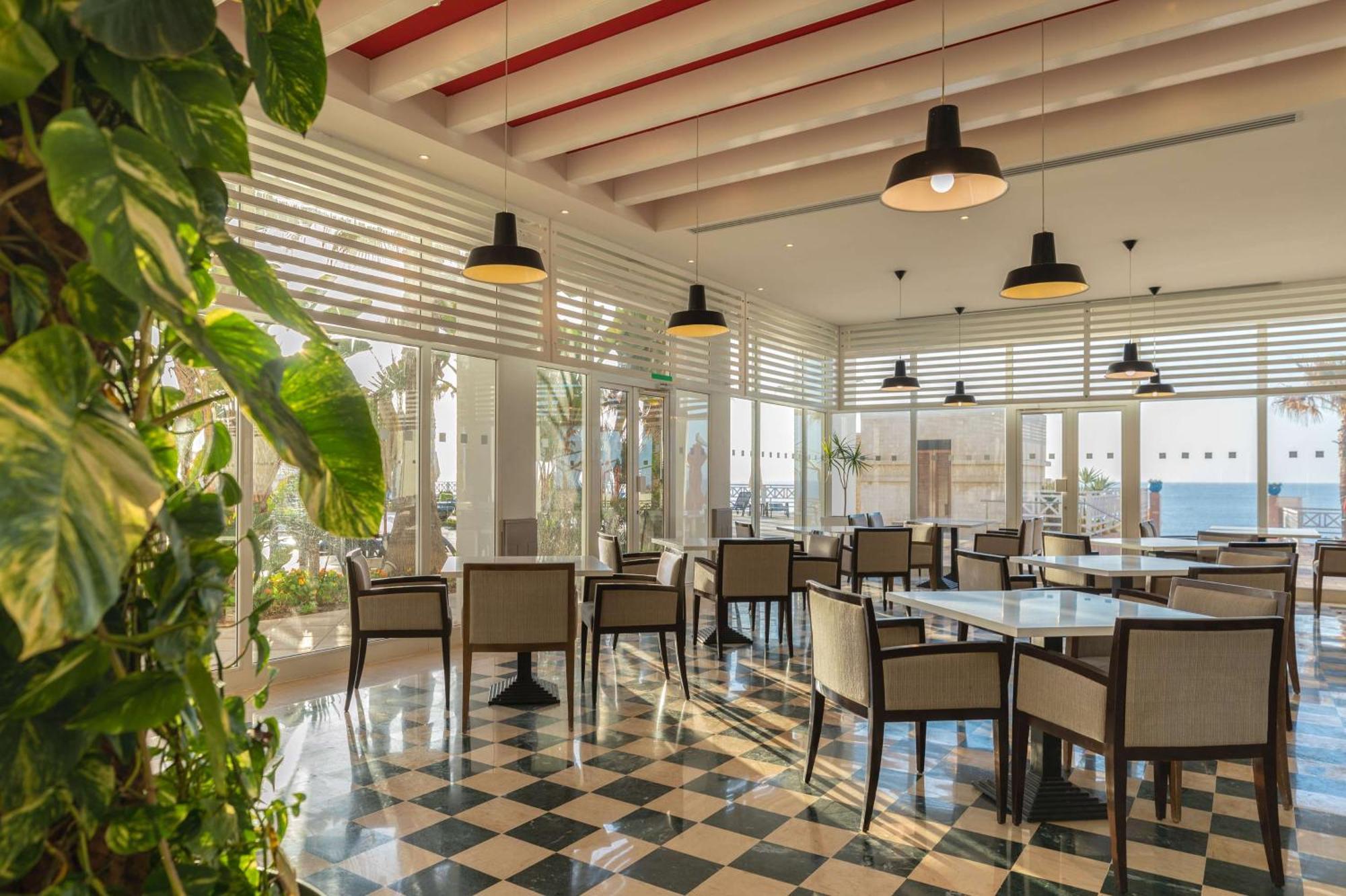 Radisson Blu Resort & Thalasso Al-Hammamat Bagian luar foto The restaurant