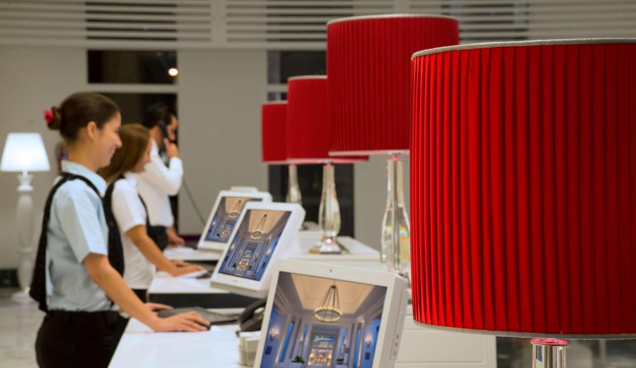 Radisson Blu Resort & Thalasso Al-Hammamat Bagian luar foto Students working on a project